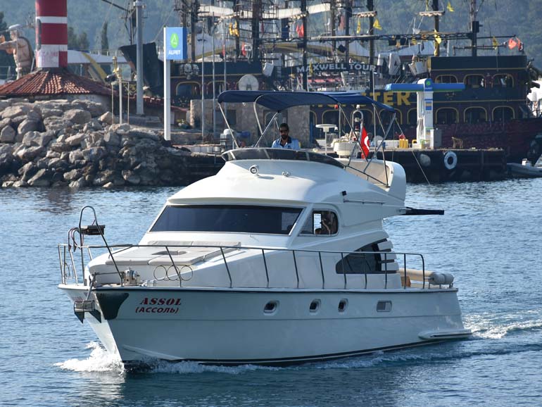 Luxury Yacht Charter in Kemer: Assol Yacht